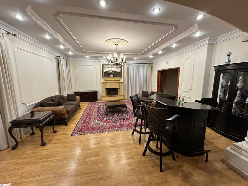 Pipera, acces Bd. Erou Iancu Nicolae 39, vila in ansamblu rezidential.