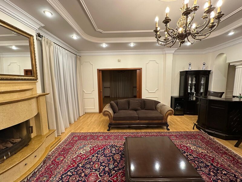 Pipera, acces Bd. Erou Iancu Nicolae 39, vila in ansamblu rezidential.